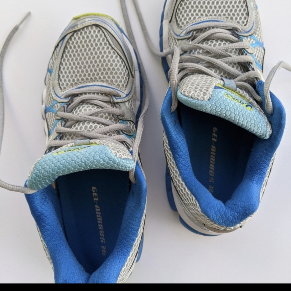 Women's Asics gel Nimbus 16 shoes 7.5M gray